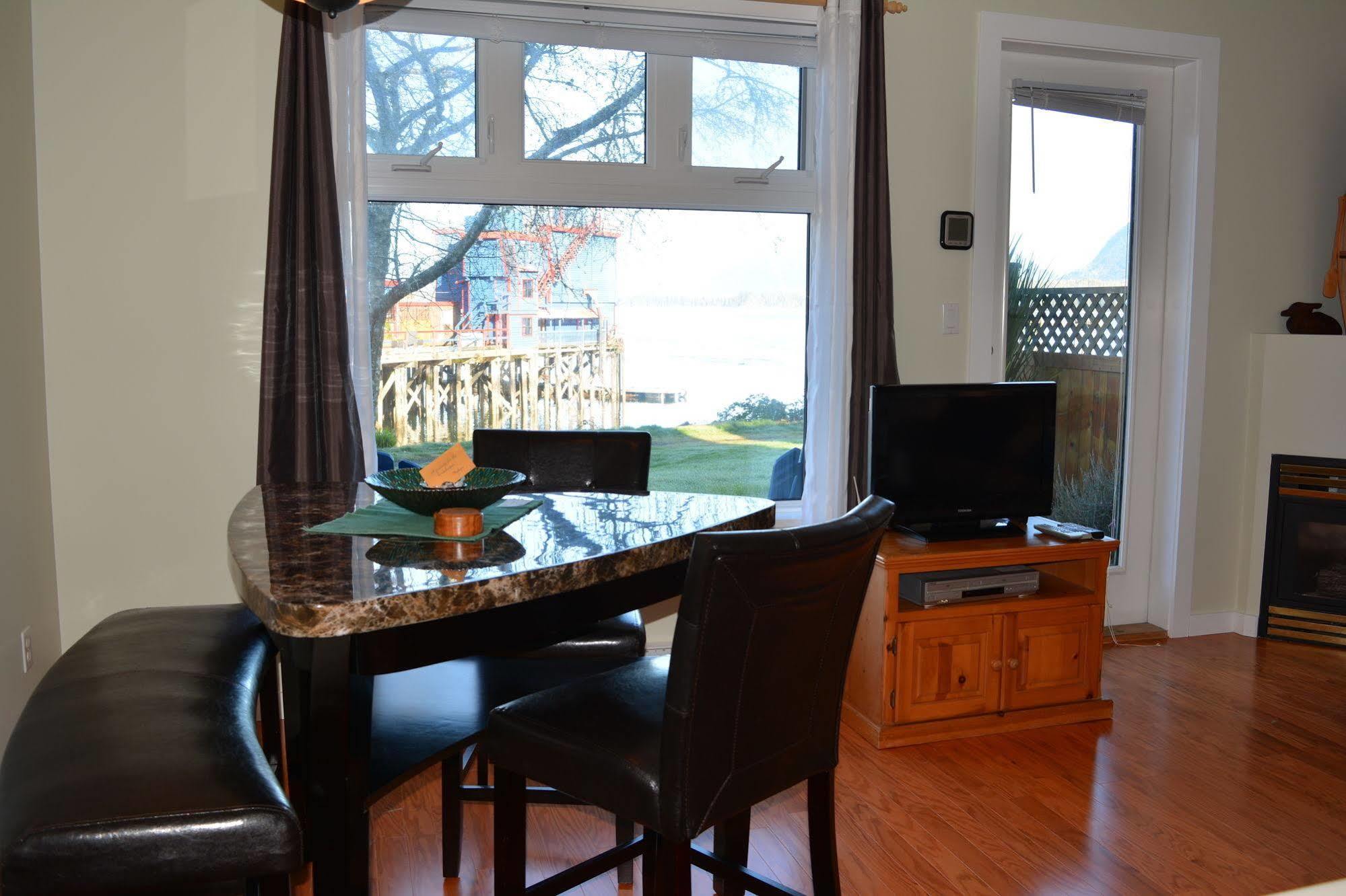 Fred Tibbs Ocean Front Condos Tofino Buitenkant foto